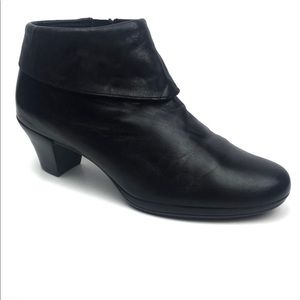 Munro Grace Black Leather Fold Over Heel Booties